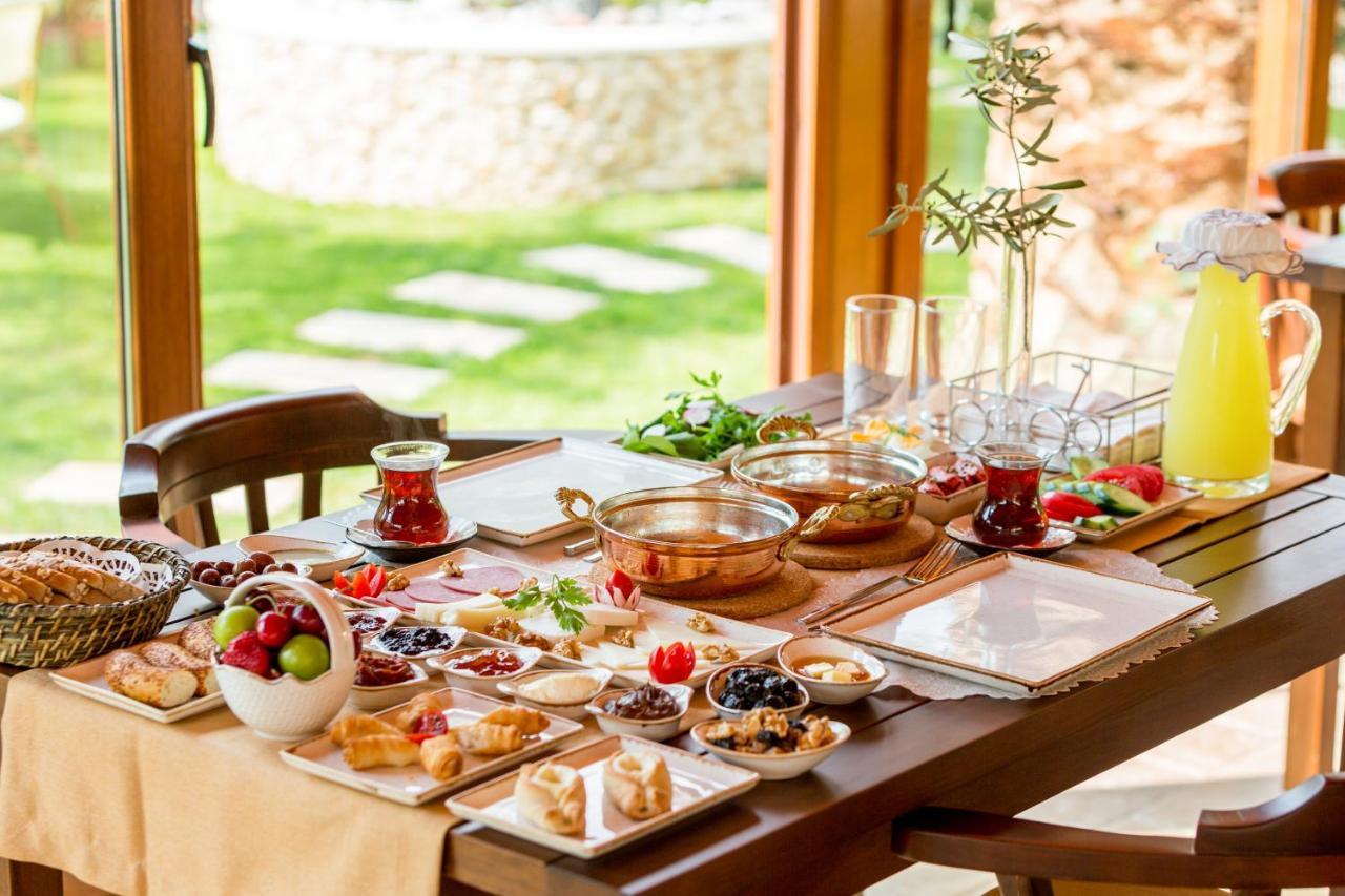 Cunda Oezerbey Konagi (Adults Only) Hotel ไอวาลิค ภายนอก รูปภาพ